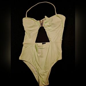 Stylish Green Women's One Piece Swimsuit